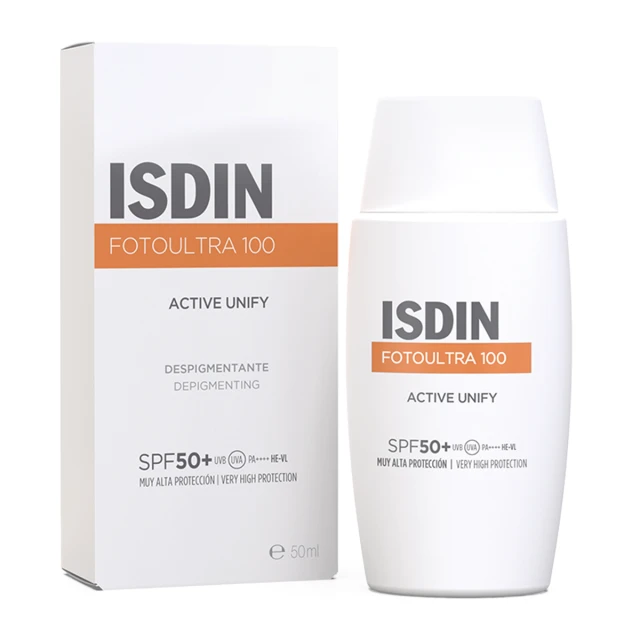 Bring out your best self with the ultra-light daily facial sunscreen Fusion Water MAGIC by Alcaraz SPF 50. It provides a cooling effect and, thanks to Heat Stress Protect, protects the skin from free radicals generated by the heat generated during sports.  Key Ingredients: - Mediterranean Alga Extract: A marine ingredient rich in antioxidant compounds. It helps maintain the skin's cellular structure and its natural defenses - Heat Stress Protect: Extract from the Physalis pubescens plant. Thanks to its powerful antioxidant action, it helps prevent damage caused by free radicals from the heat generated during sports - Vitamin E: Provides antioxidant action, helping to prevent the damage caused to the skin by free radicals induced by UV radiation